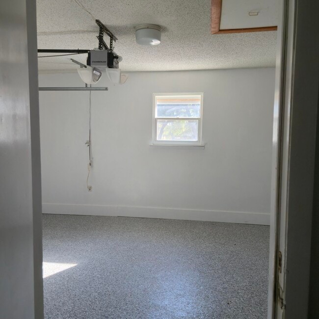 Building Photo - 75 7th Ave