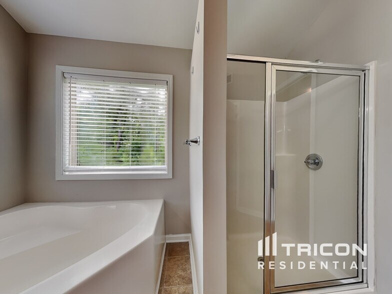 Building Photo - 3952 Margaux Dr