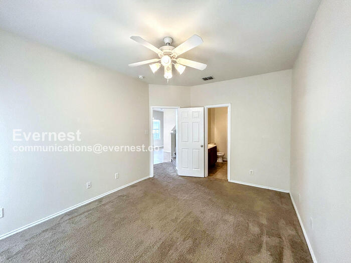 Building Photo - 2226 Hidden Meadow