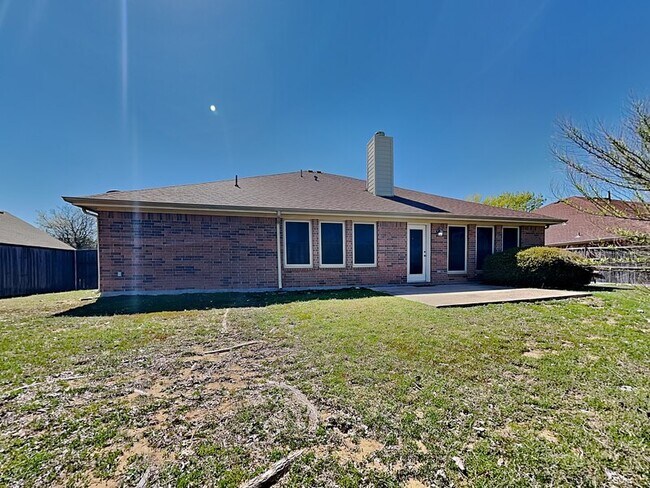 Building Photo - 1032 Bending Oak Dr