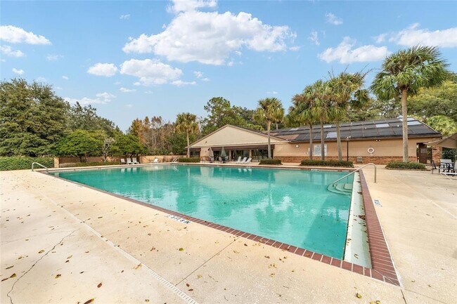 Building Photo - 1706 SW 27th St