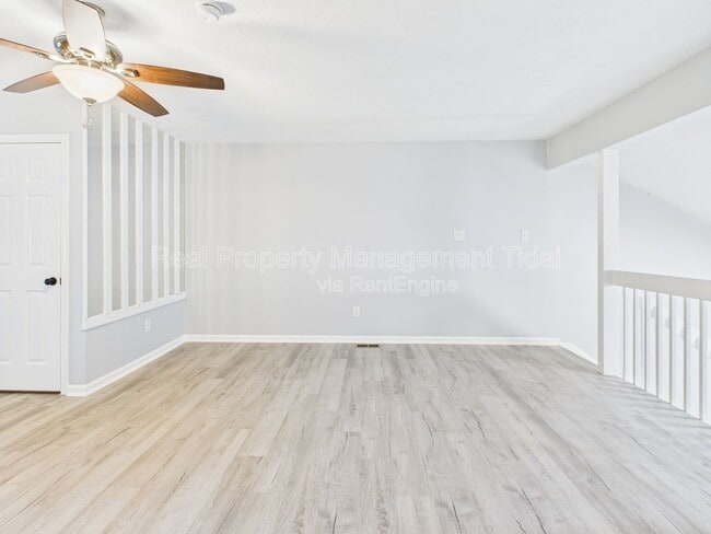 Building Photo - 121 Tidal Dr