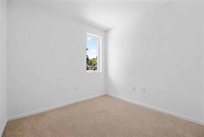 Building Photo - Spacious 3-Bedroom Home Near University of Pittsburgh