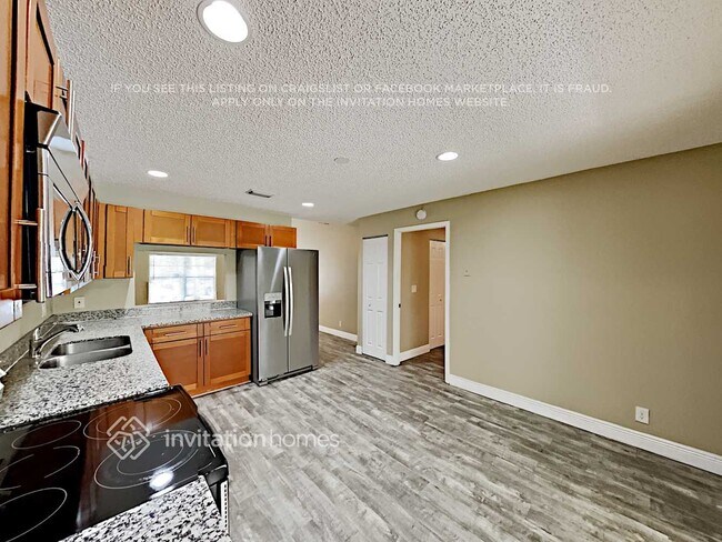 Building Photo - 5968 Ithaca Cir W