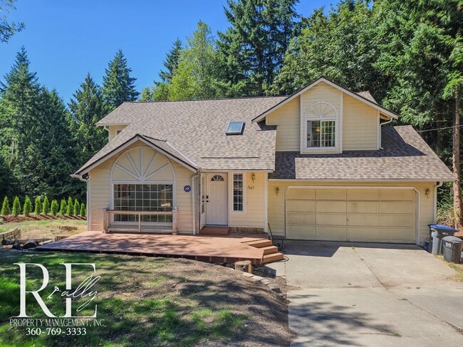 Primary Photo - Comfortable 3-Bed Bremerton Home with Balc...