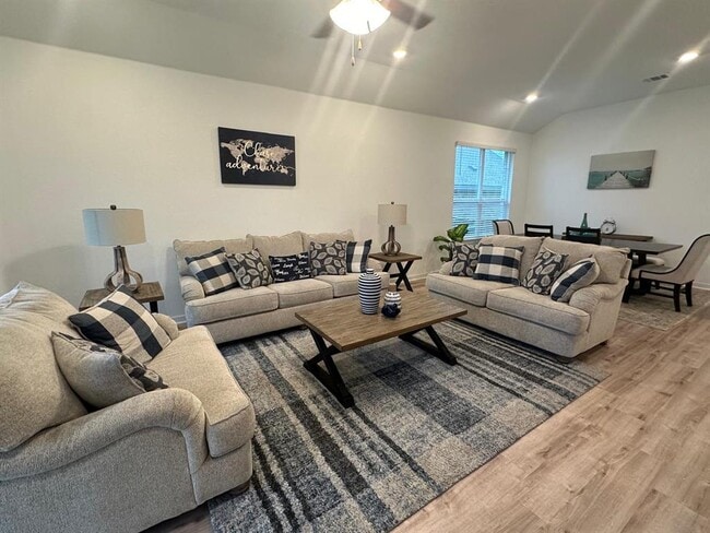 Building Photo - 421 Peace Pipe Way