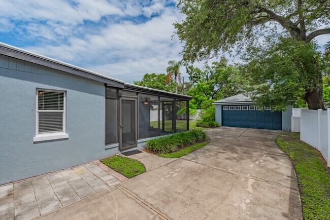 Building Photo - Charming Riverside Heights Rental – Update...
