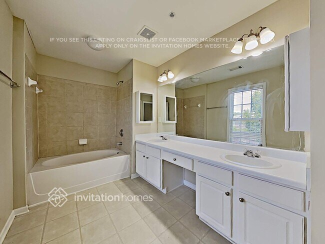Building Photo - 320 Balaban Cir