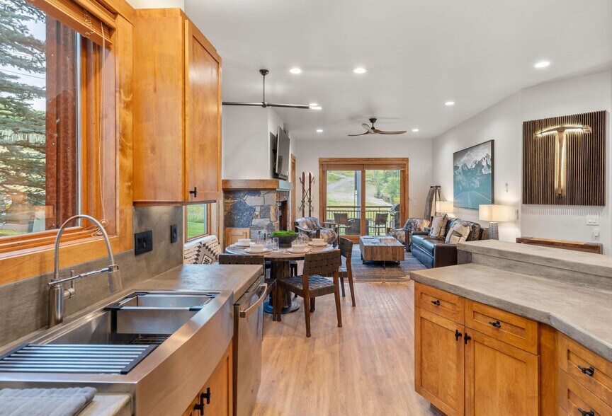 Building Photo - 404 Adams Ranch Rd