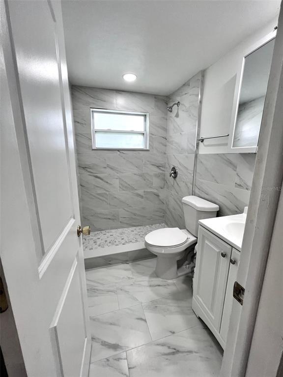 Building Photo - 4640 Taray Ln