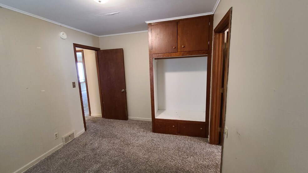 Building Photo - 1326 11th St N