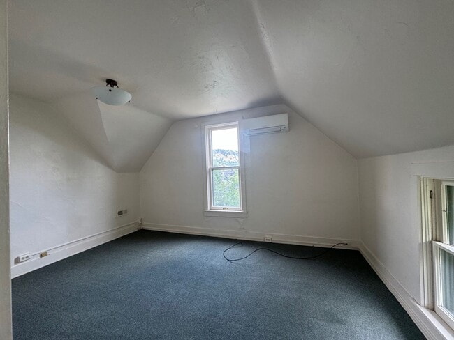 Building Photo - 403 Maxwell Ave