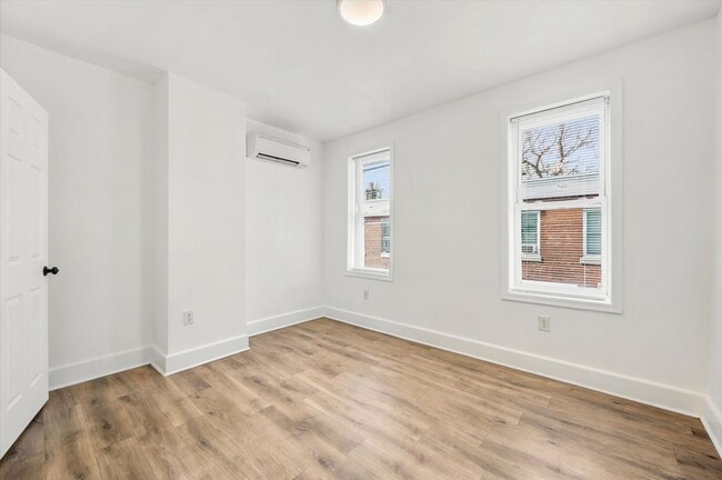 Building Photo - 2BR/3BA House | Kensington
