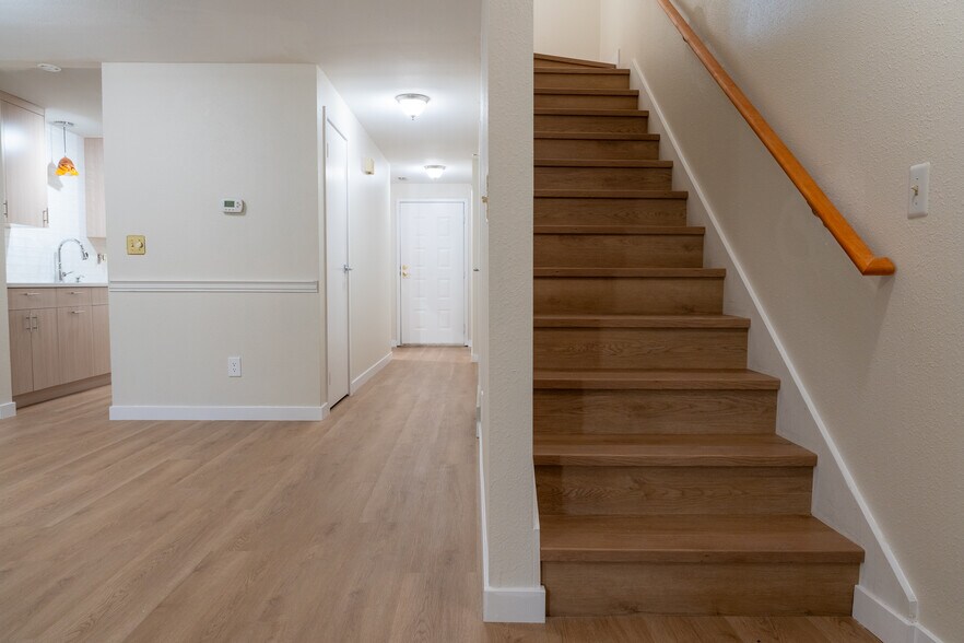 Building Photo - 21511 4th Ave W