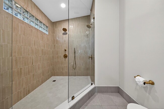 Building Photo - 1505 SE 11th St