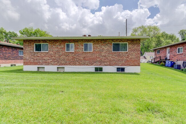 Building Photo - 3937 Jane Ave