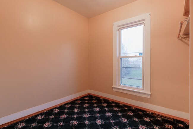 Building Photo - 209 Tioga St