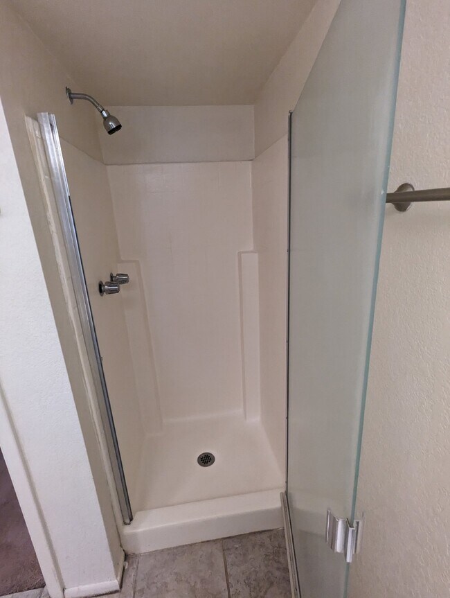 Building Photo - 2 Bedroom 2 Bathroom in Tempe! Water, Sewe...