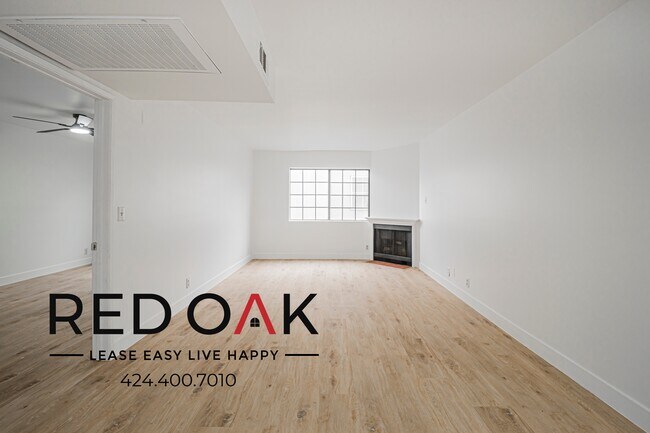 Building Photo - 4651 Cahuenga Blvd