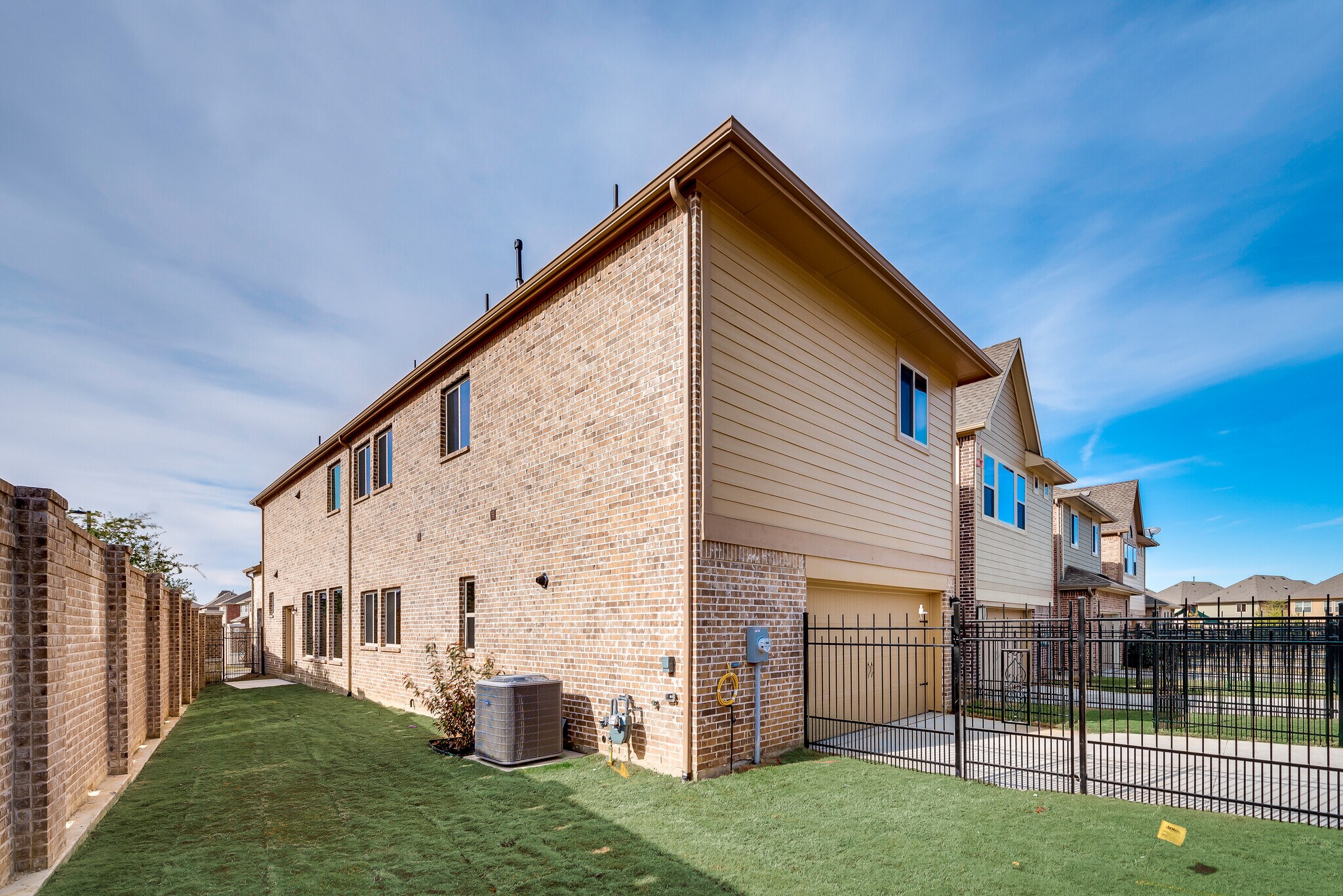 Building Photo - 6716 E Prospect Way