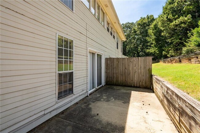 Building Photo - 391 Downing St