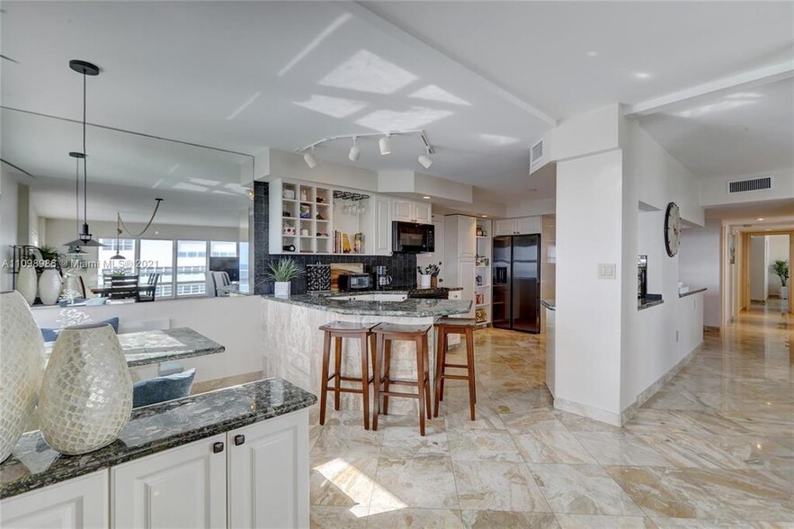 Building Photo - 3410 Galt Ocean Dr