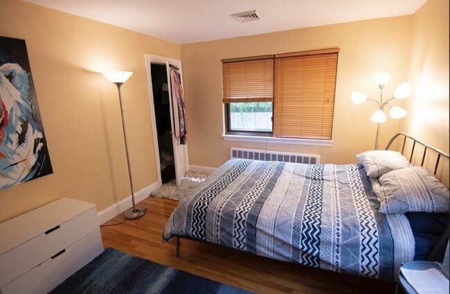 Building Photo - 9 Reservoir Rd