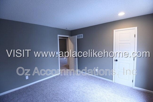 Building Photo - 1312 E 153rd St