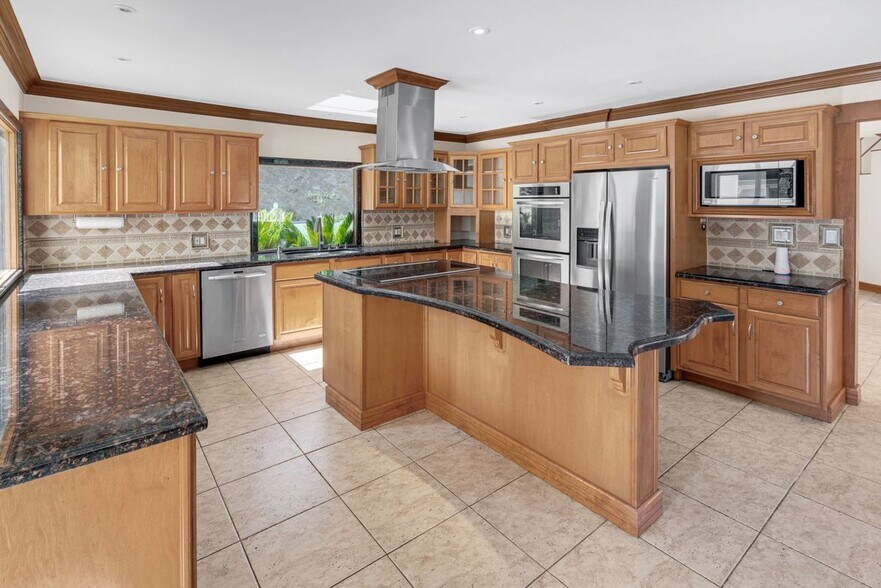 Building Photo - 3200 Oakley Dr