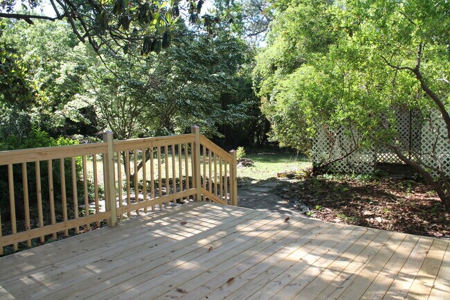 Building Photo - 275 Piney Ln