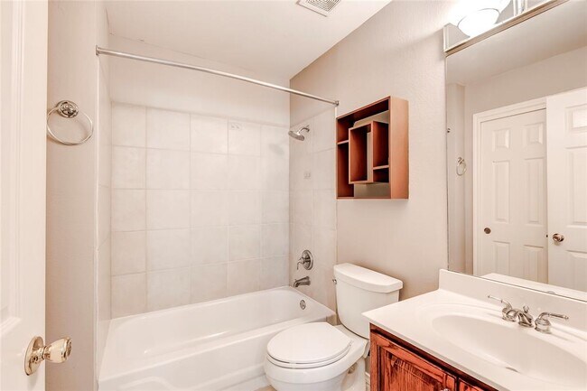 Building Photo - 4501 Whispering Valley Dr