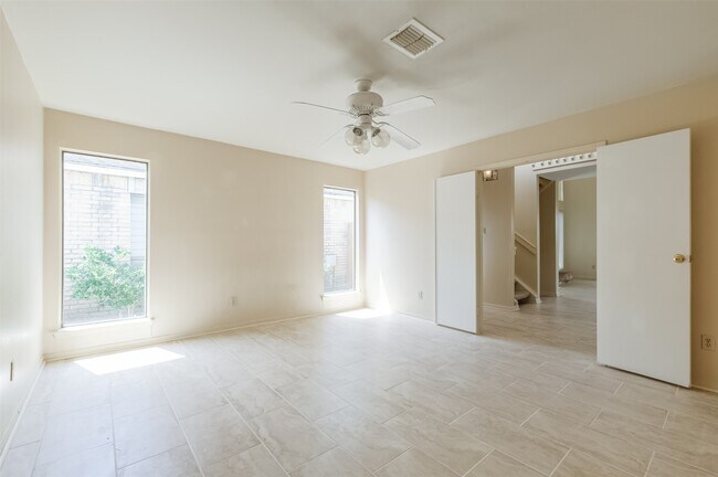 Building Photo - 514 Shady Dale Dr