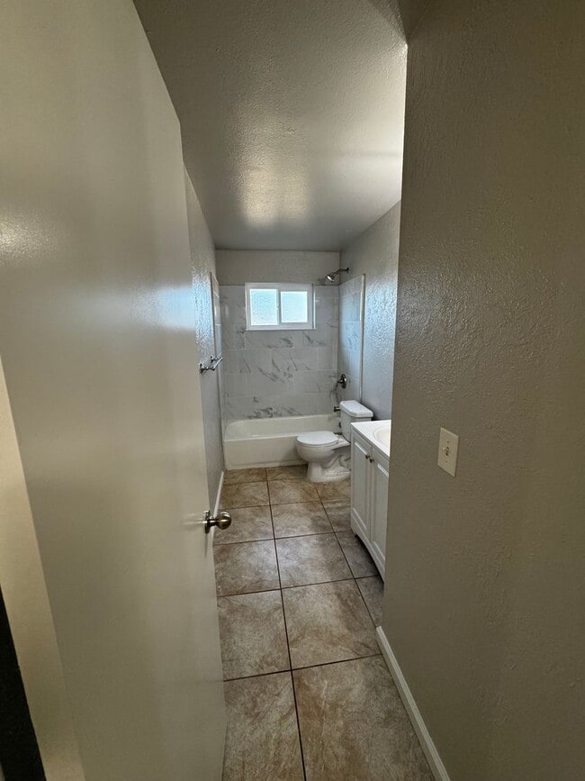 Building Photo - APPLY FOR THIS BEAUTIFUL HOME TODAY!
