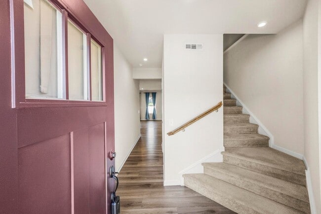 Building Photo - 247 Pryor Dr