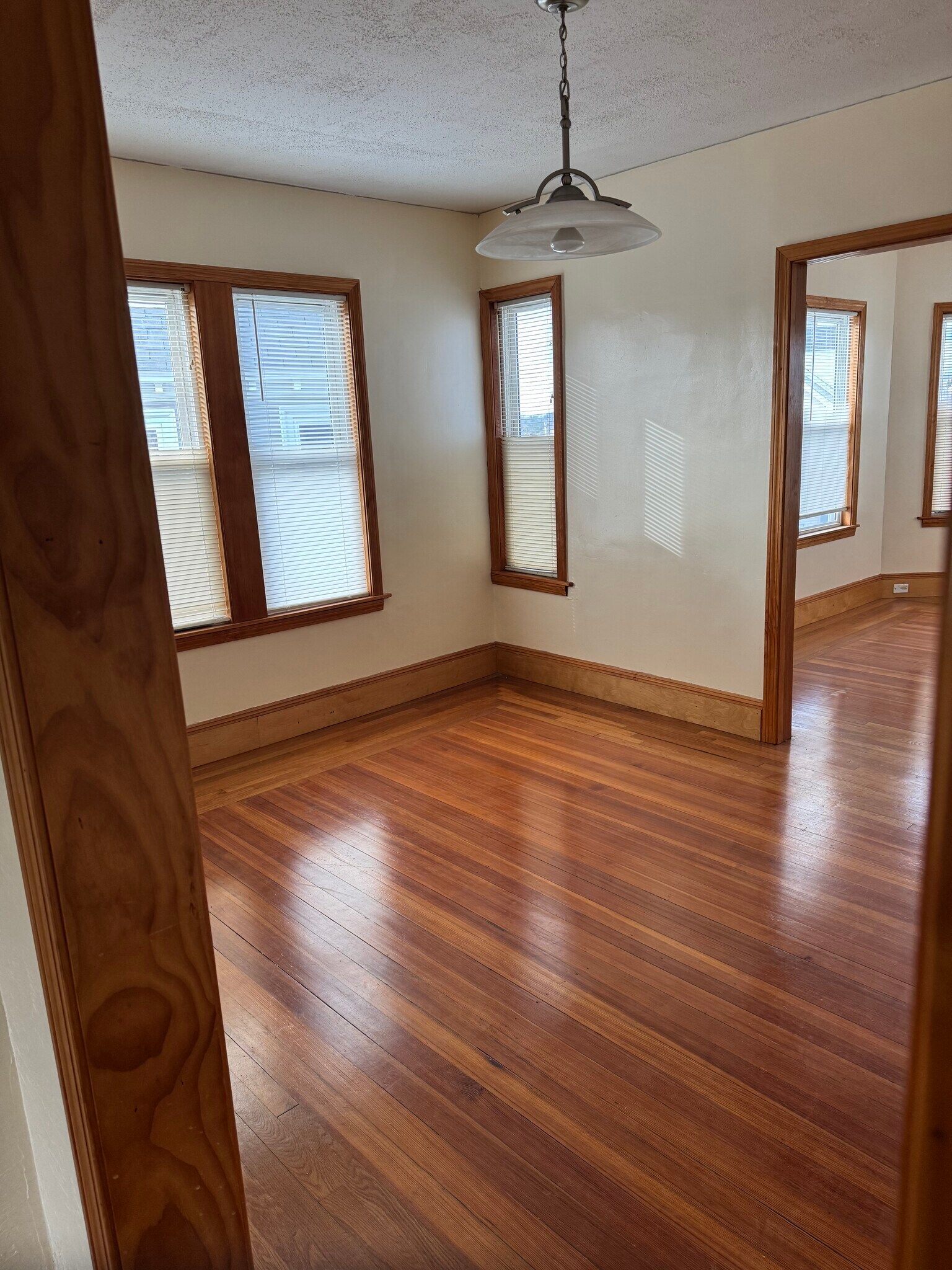 Dinning Room - 6 Emmet Ter