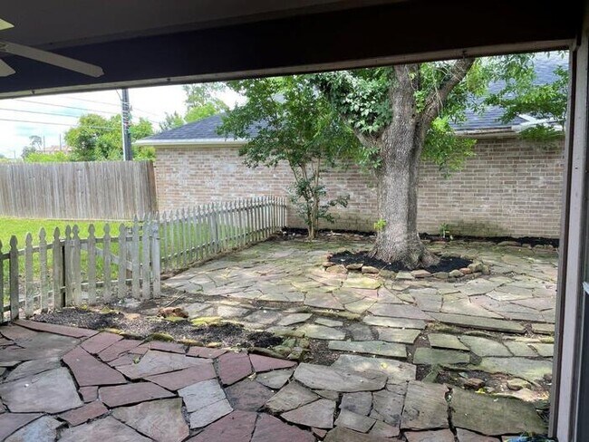 Building Photo - 8731 Summit Pines Dr