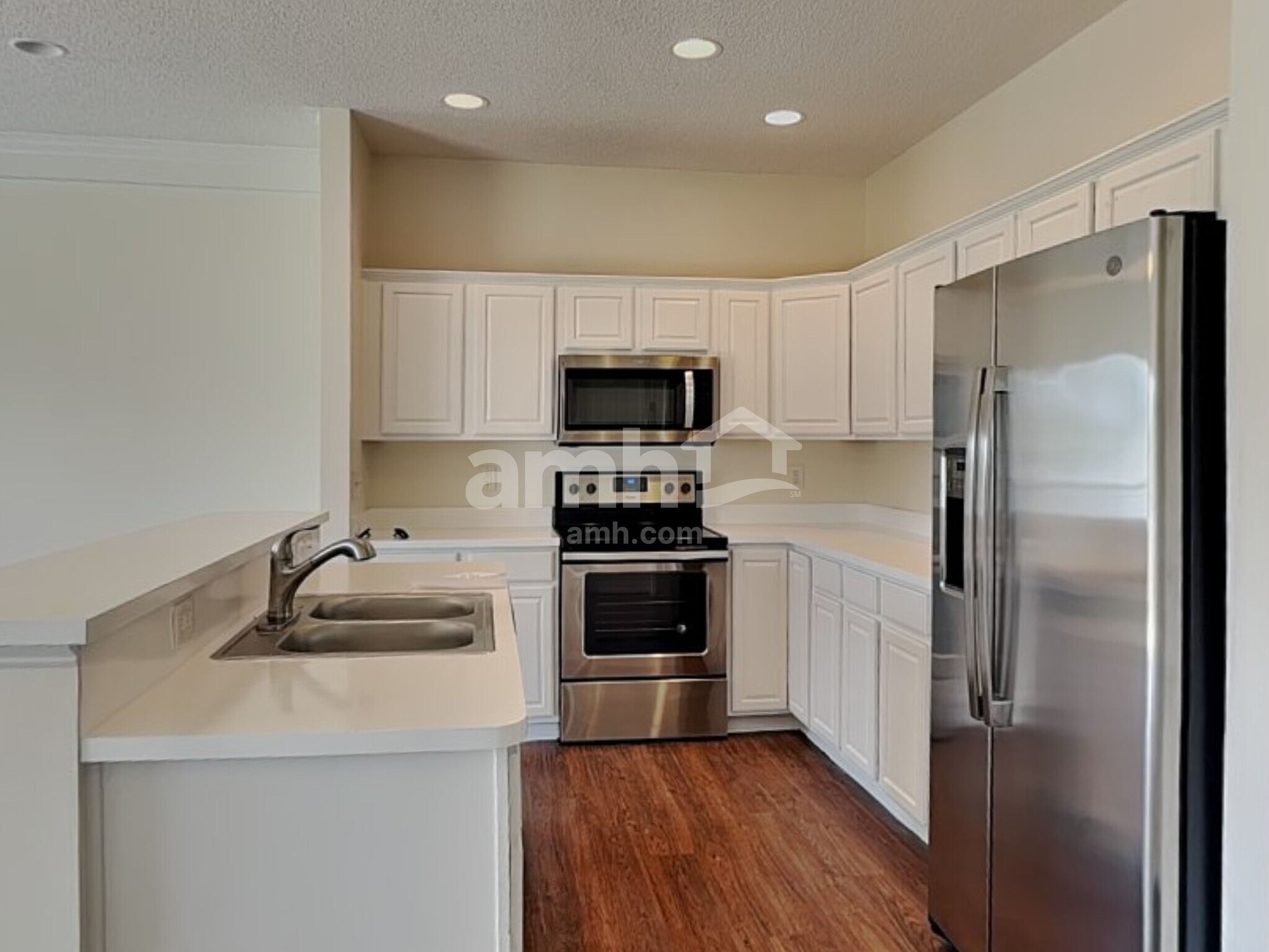 Building Photo - 8935 Hedge Maple Rd