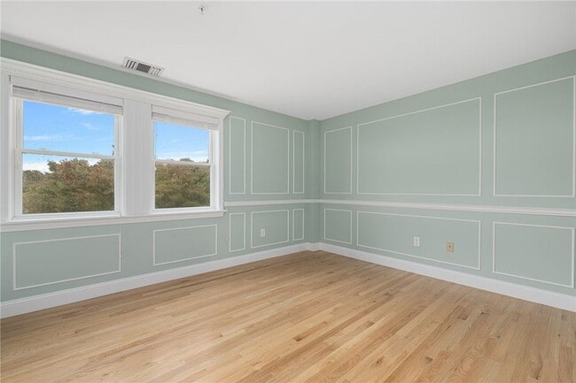 Building Photo - 53 Conanicus Ave