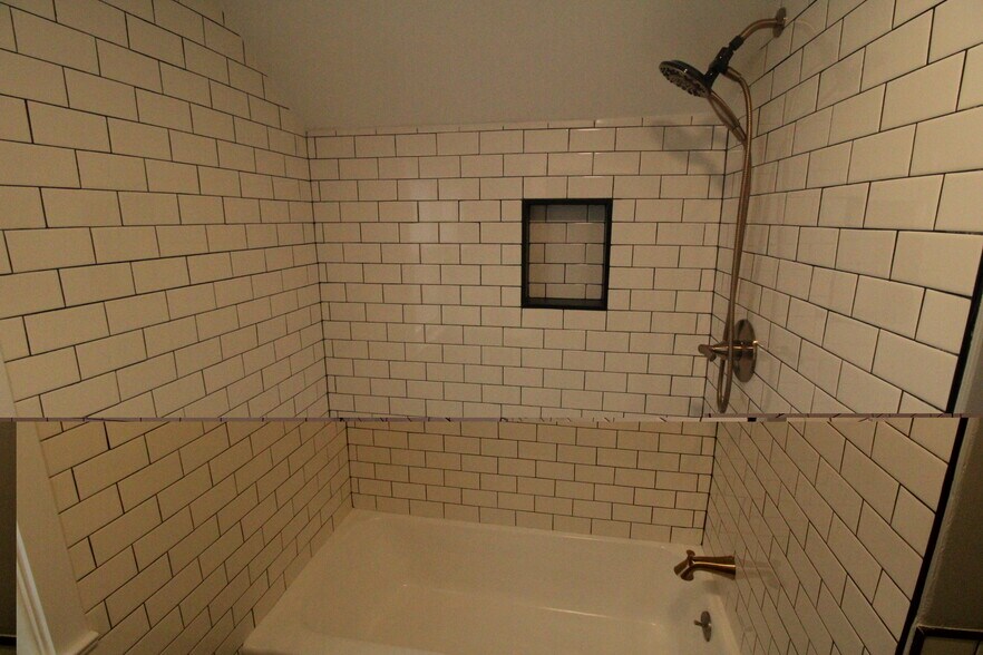 Building Photo - 7802 W Forest Home Ave