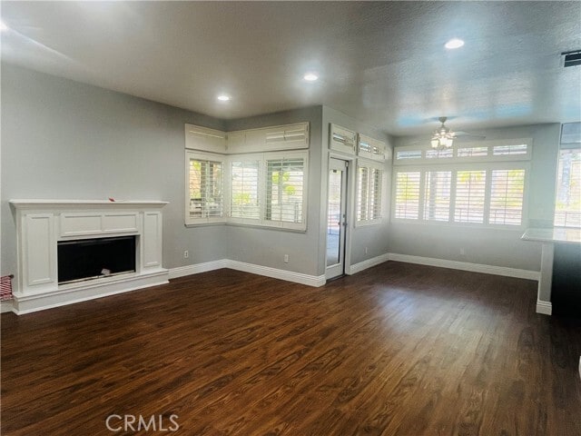 Building Photo - 2300 Meadow View Ln