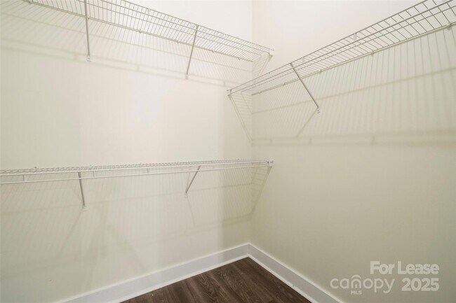 Building Photo - 716 N Davidson St