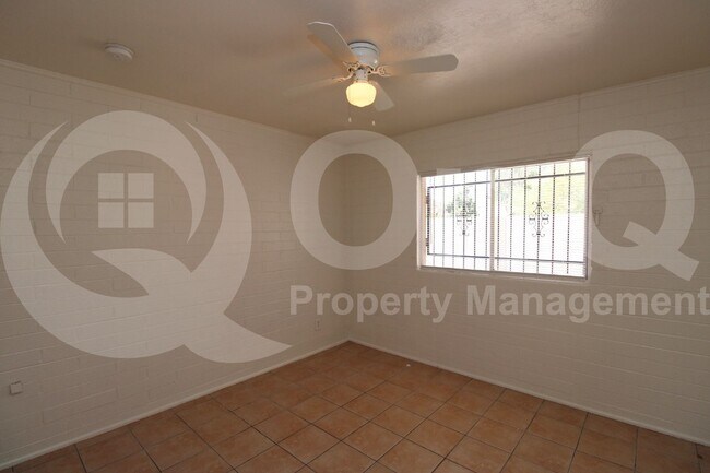 Building Photo - 1346 N 41st Ave