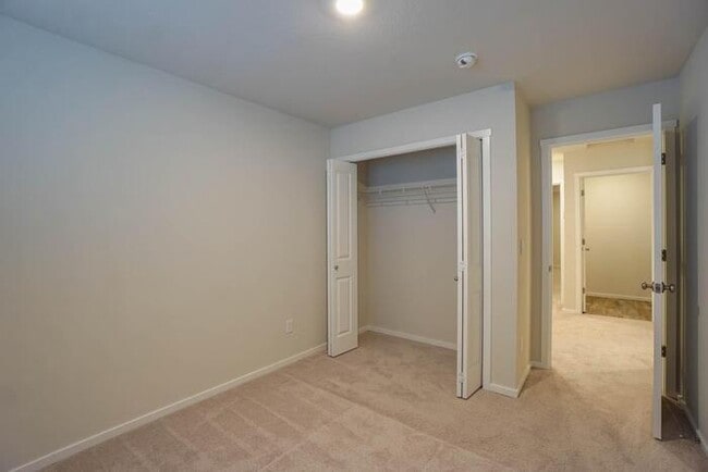 Building Photo - 5824 NE 80th Ct