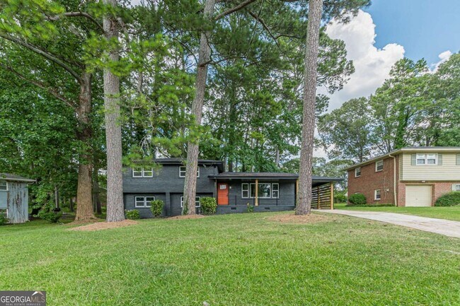 Building Photo - 2352 Glendale Dr