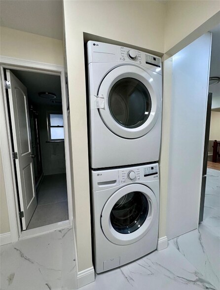 Building Photo - 150-31-150-22 22nd Ave