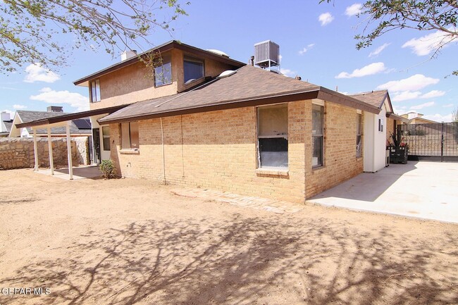 Building Photo - 11532 Tom Ulozas Dr