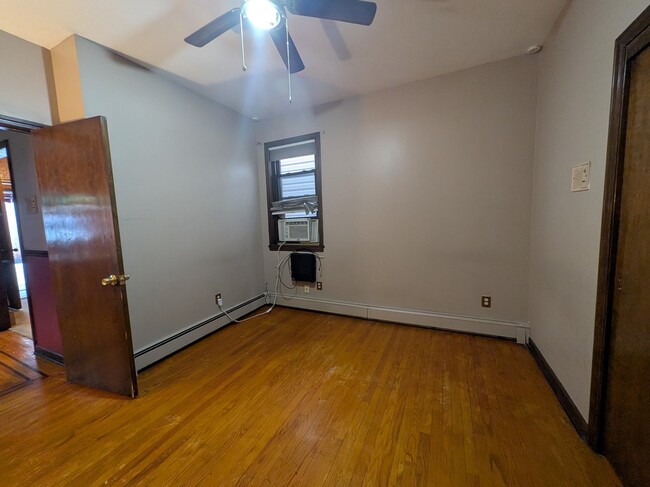 Building Photo - 1009 Grand Ave
