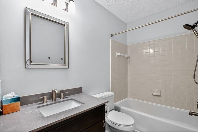 Building Photo - 23259 Laurel Hill Dr