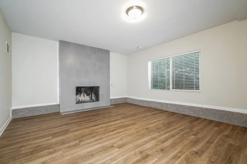 Building Photo - 23048-23016 16th Ave S