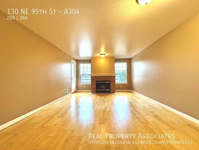 Building Photo - 2 BR/2 Bath Condo Maple Leaf Neighborhood-...